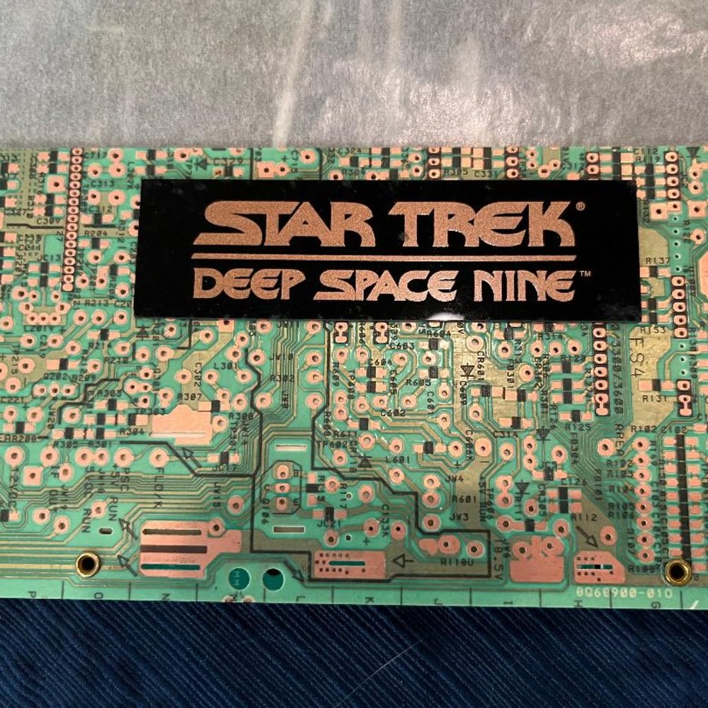 1993 Star Trek Deep Space Nine Press Kit - Picture 2 of 12